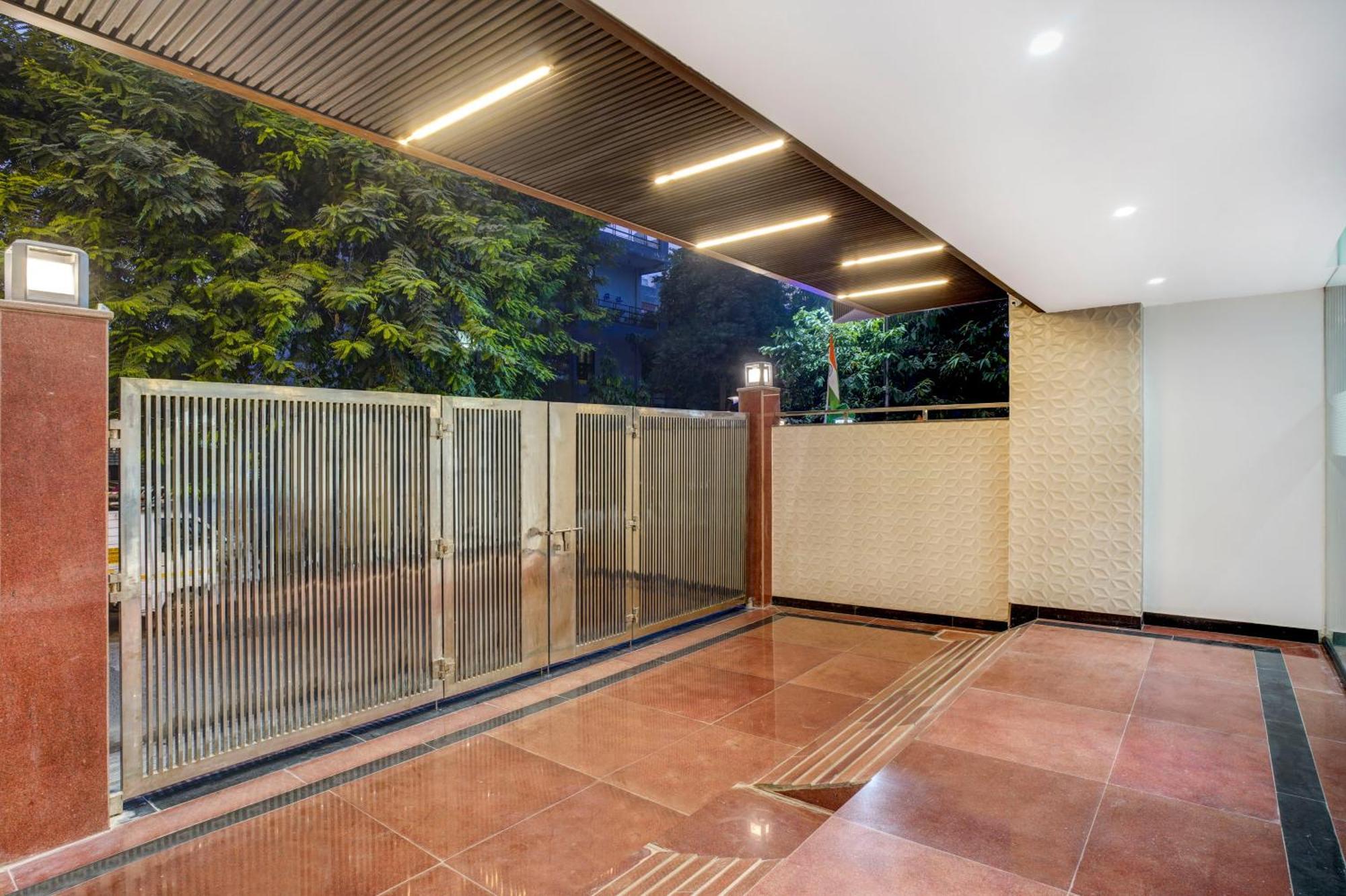 Treebo Corporate Inn Noida Exterior photo
