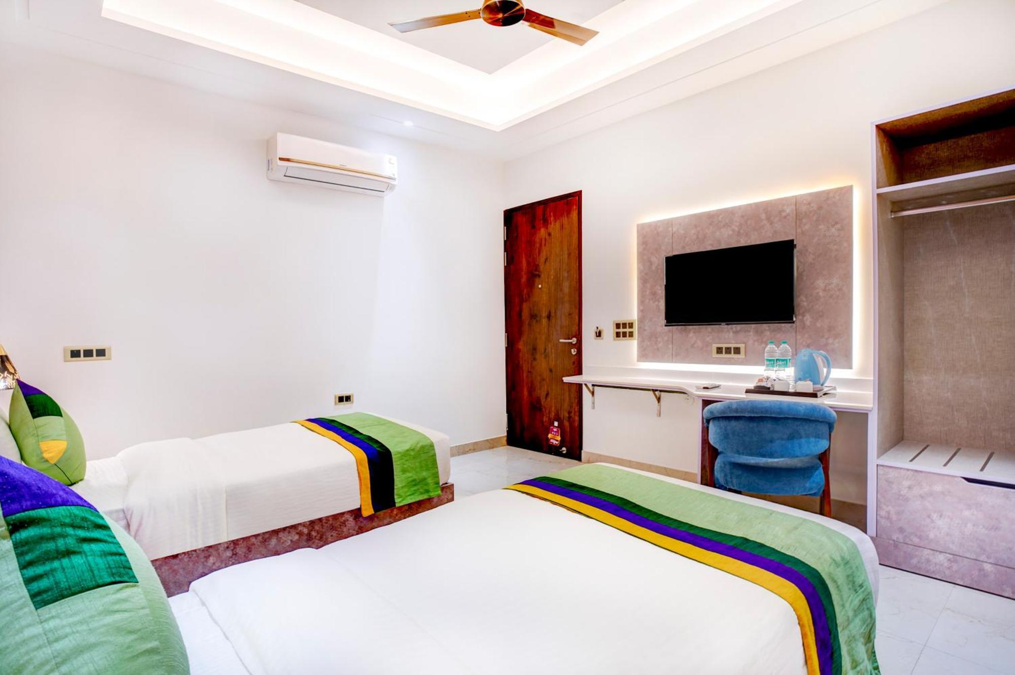 Treebo Corporate Inn Noida Exterior photo