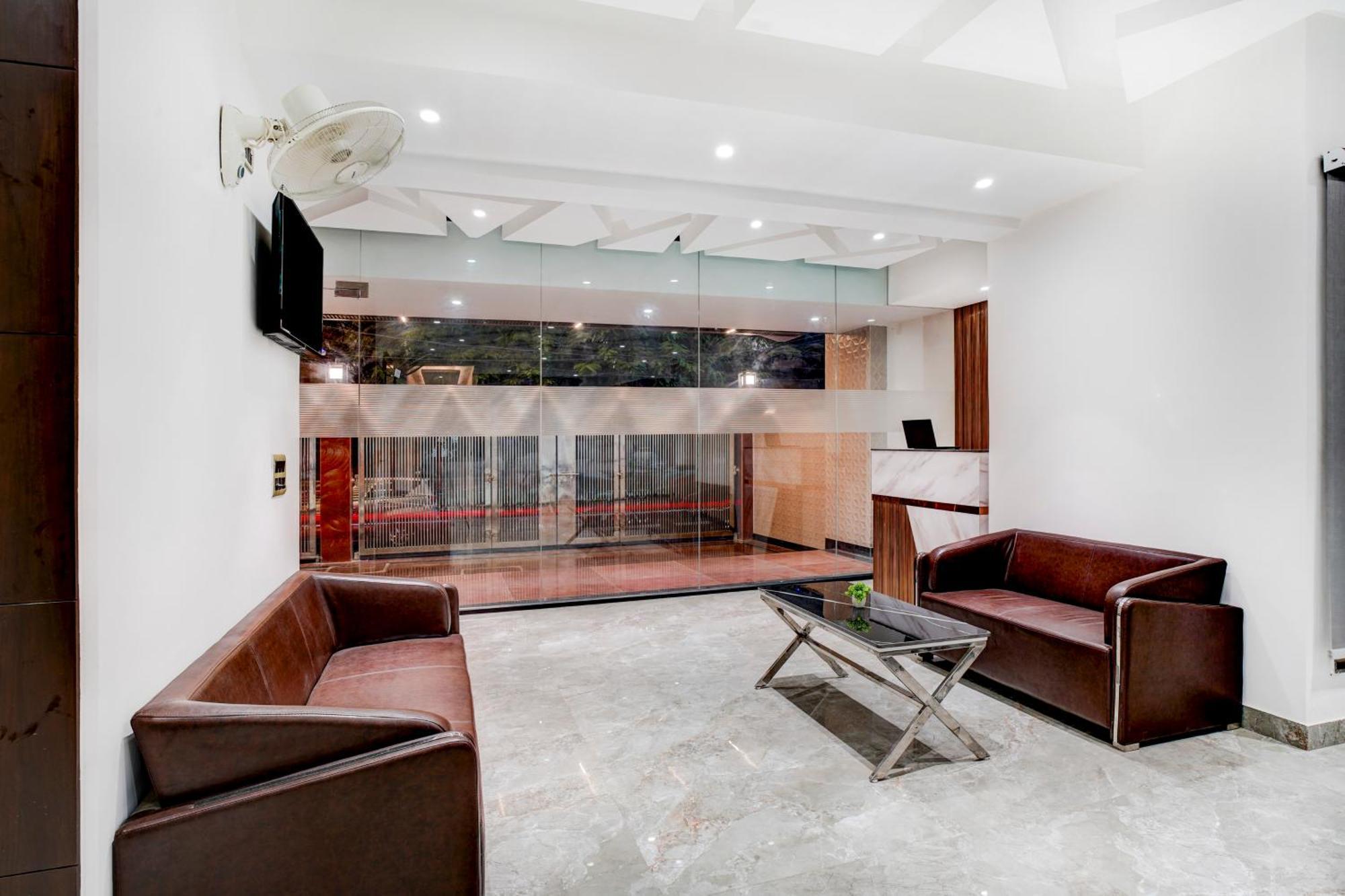 Treebo Corporate Inn Noida Exterior photo