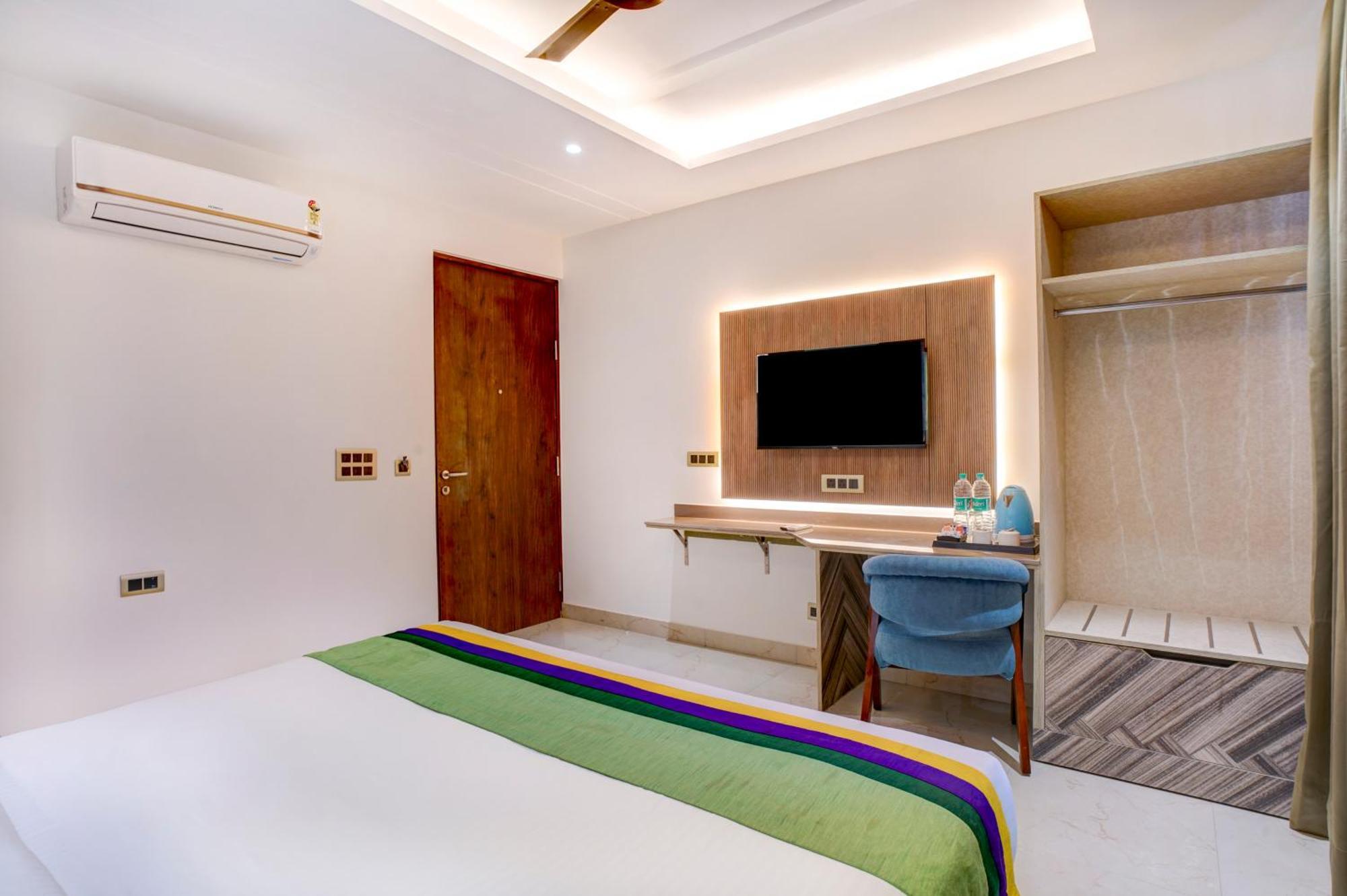 Treebo Corporate Inn Noida Exterior photo